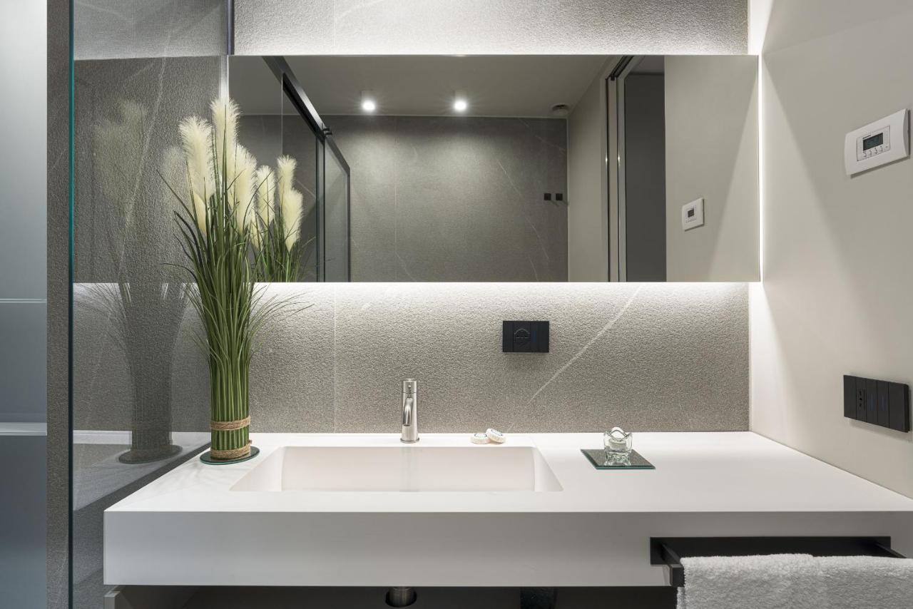 Aera Luxury Suites By Wonderful Italy Катанія Екстер'єр фото